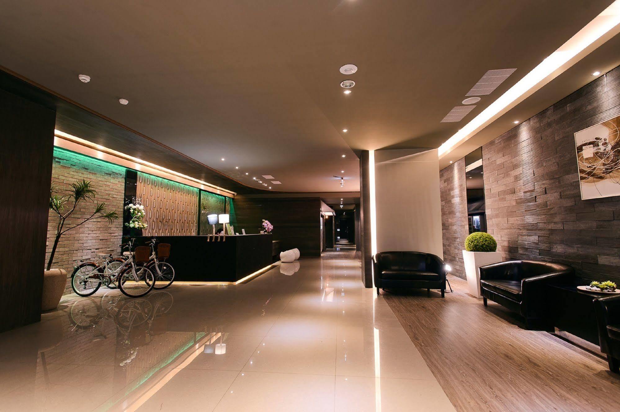 Kiwi Express Hotel - Jiuru Rd Kaohsiung Exterior foto